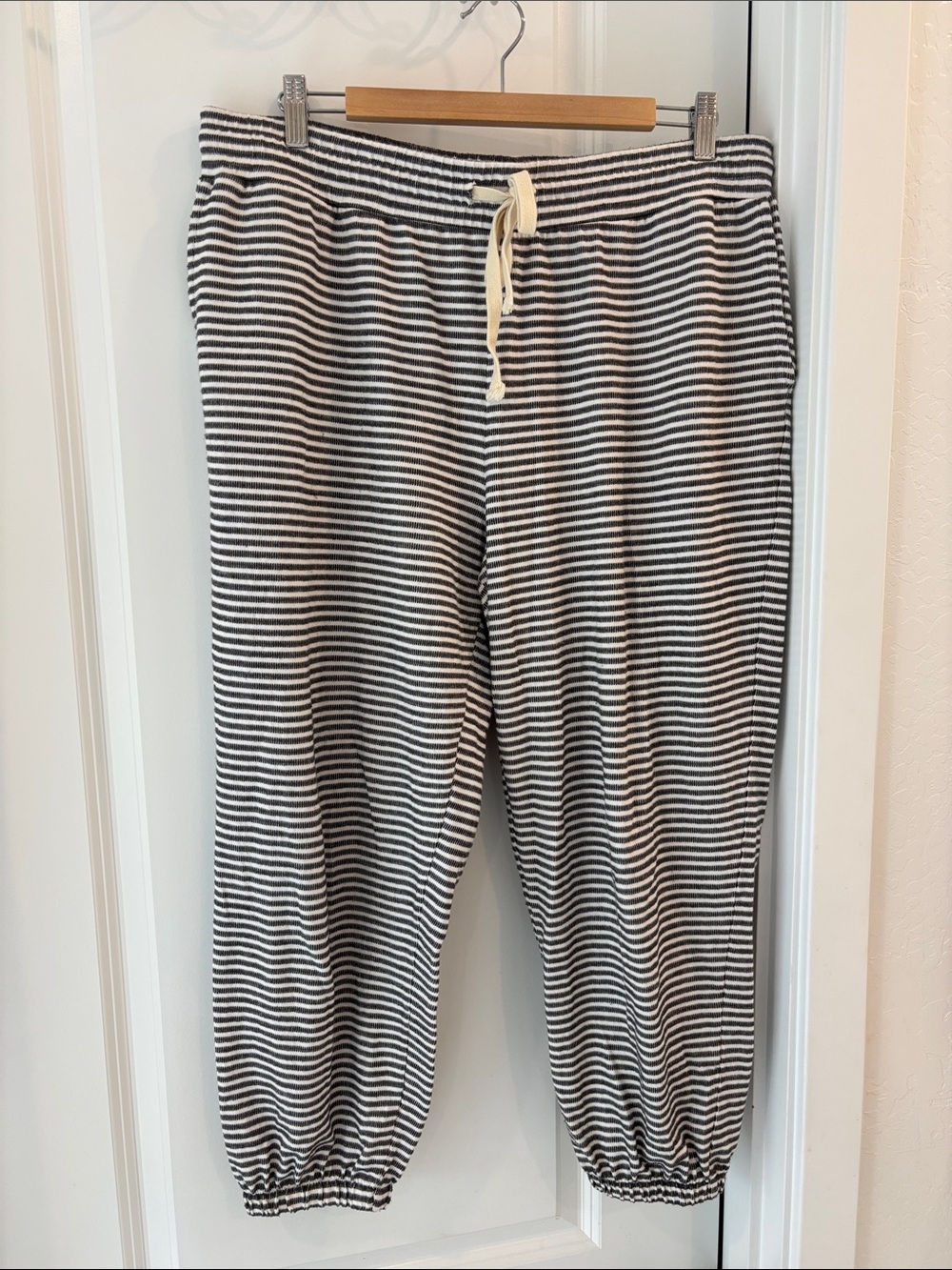 Women’s Madewell stripped Black and White Drawstring Lounge Pants size xl